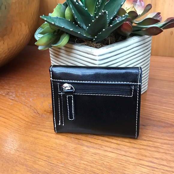 Kenneth Cole Reaction Compact Tri-Fold Wallet - Black Patent & White Stitching - Picture 2 of 8